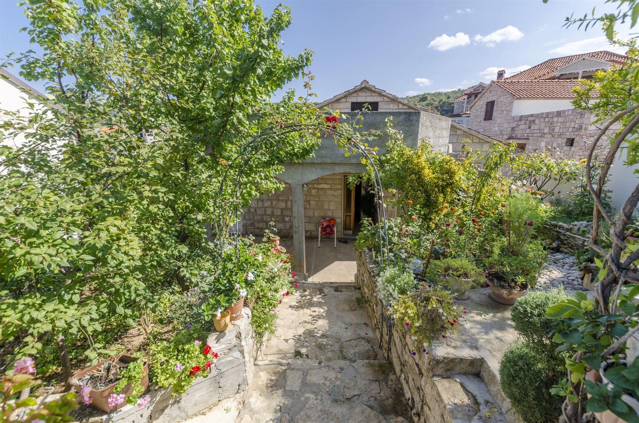 House Fanita Villa Splitska Exterior photo